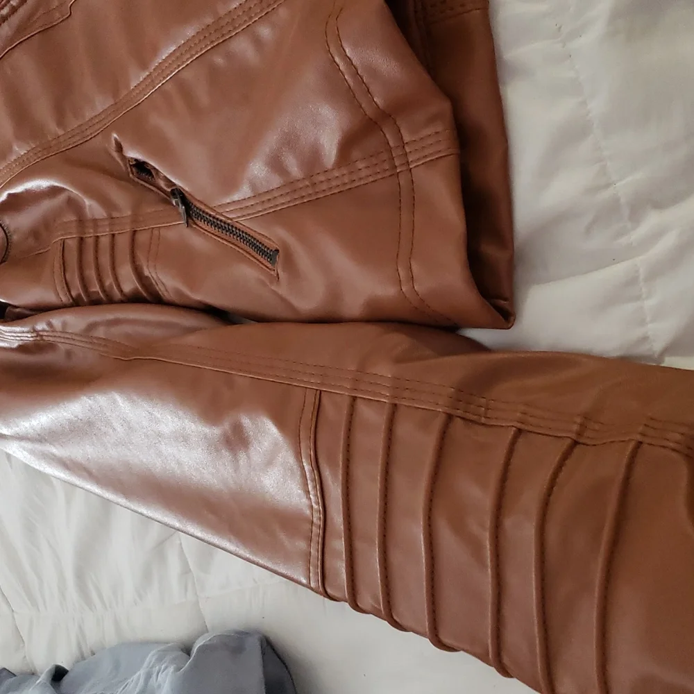 Jacket - Picture 2 of 10